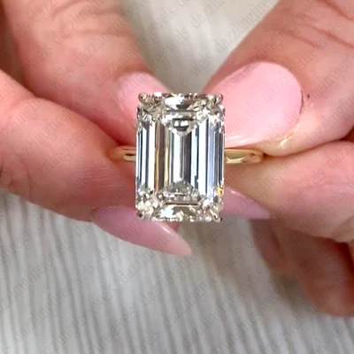 Anillo de compromiso halo oculto moissanita esmeralda 4,85 TCW oro sólido 14K dos tonos Foto 1 de 4