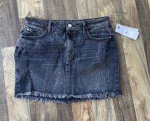 GUESS Women's Black Denim Skirt size M/M W32 New - Picture 1 of 8