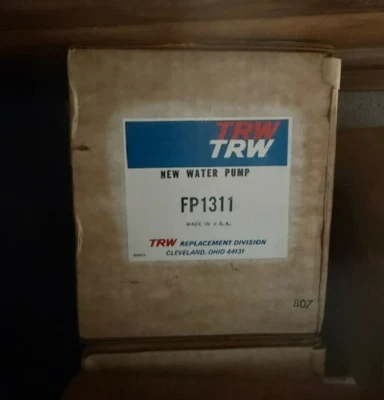 Bomba de agua del motor Willys Jeep 6-230 1963-67 original nuevo de stock Foto 1 de 4