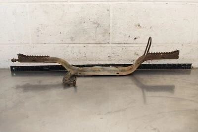 1986 Suzuki Quadrunner 230 LTF230 2x4 FRONT FOOT REST PEG BRACKET MOUNT B363 - Image 1 of 4