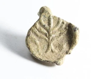 Giudea. Guarnizione PB incerta. IV-V secolo d.C. Menorah - Foto 1 di 4