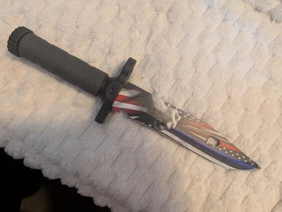 Cuchillo militar de hoja fija de 12,5 pulgadas con funda rígida. Foto 1 de 4
