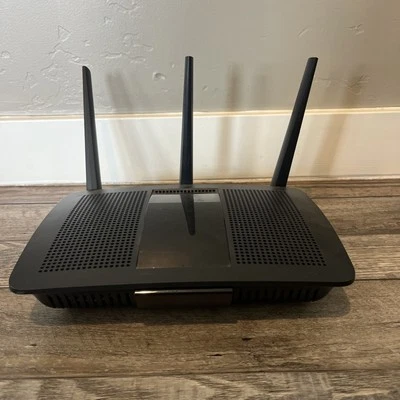 Linksys EA7450 Dual-Band Wi-Fi Router - Image 1 of 4