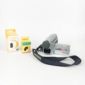 Samsung VP-D101 Camcorder MiniDV Tape 16x Zoom Retro Video Camera, + Batt + CHGR - Picture 1 of 11