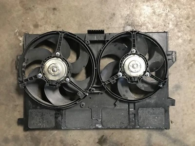 1997 1998 1999 2000 2001 2002 JAGUAR XK8 4.0 4.2 LÂMINAS DE VENTILADOR DE RADIADOR COM MOTORES - Imagem 1 de 4