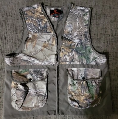 VINTAGE Game Winner Realtree Adult Camouflage Hunting Vest Full Zip Size Large - Image 1 of 4