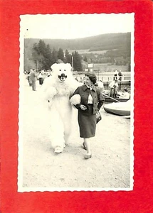 CARTE PHOTO " FEMME & OURS / BEAR " - Bild 1 von 1
