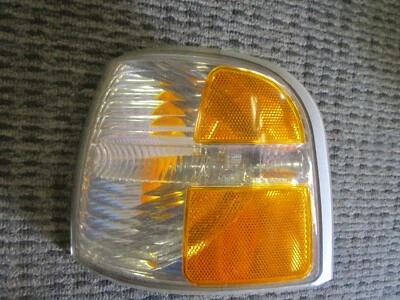 Conjunto de faro de estacionamiento para conductores Ford Explorer 2002-04 usado OEM Foto 1 de 2