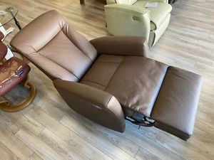 IMG Prince RM301 Large Power Relaxer Recliner Chair Prime P318 Chocolate Leather - Picture 1 of 10