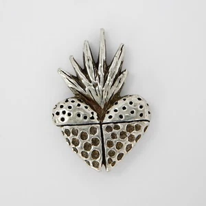 THOMAS MANN Pocket Hearts & Charms,  Pewter Pocket Charm 1.2" - Picture 1 of 9