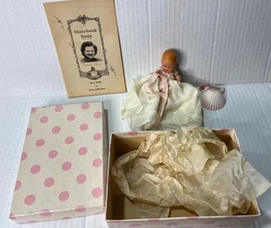 Vintage Storybook Puppe Hush-A-Bye Baby langes Kleid 210 komplett mit Karton Papiere NSb - Bild 1 von 14