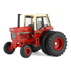 1/64 International 1086 with Duals, 2015 National Farm Toy Museum - Picture 1 of 6