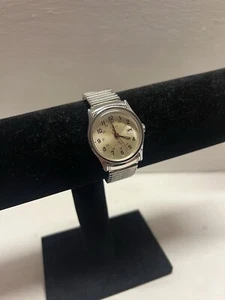Timex Herren Militäruhr Philippinen Wasserdicht Datum Vintage NUR TEILE - Bild 1 von 7