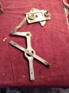 57 58 59 Dodge Plymouth 2 Door Right Passenger Side Window Regulator OEM - Foto 1 di 9