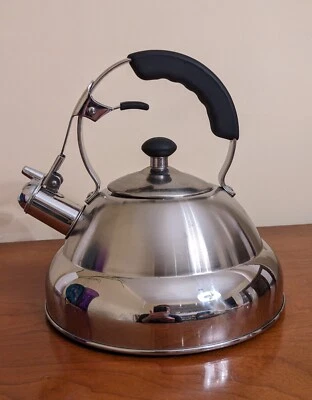 Tetera TRAMONTINA 18/10 acero inoxidable 2 cuartos con mango negro Foto 1 de 4