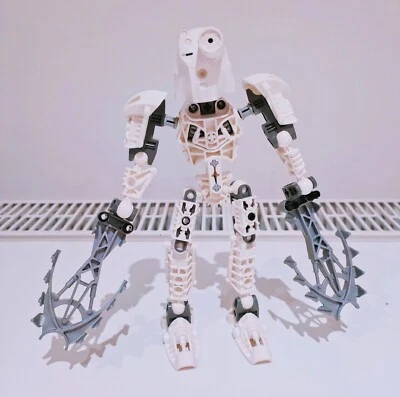 Lego Bionicle | Metru Nui | Toa 8606: Nuju Of Ice |  Set - Image 1 of 2