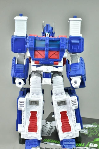 Transformers Kingdom Ultra Magnus Complete Leader Cover
