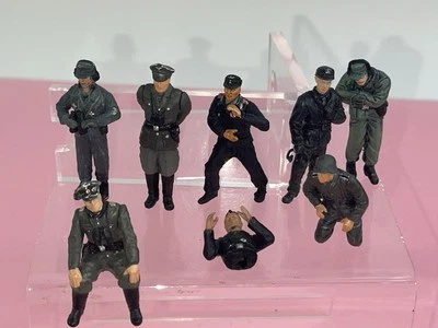 Lote de 8 piezas de juguetes 1:32 siglo XXI Fuerzas del Valor Segunda Guerra Mundial Ejército Alemán Tanque Panzer Tripulación Foto 1 de 4