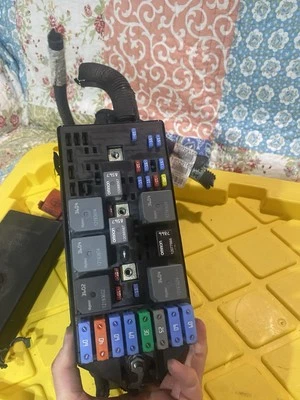 Motor de caja de fusibles compatible con Buick Century 2000-2005 OEM 692134 Foto 1 de 4