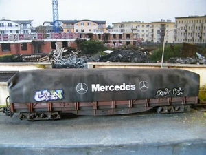 Lima H0 - Carro telonato Mercedes sporcato, invecchiato, patinato, con graffiti - Imagen 1 de 24