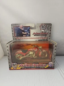 Arlen Ness Motorcycles Outlaw Steel Iron Legends Motorcycle 1:18 Scale #99210 - Picture 1 of 7