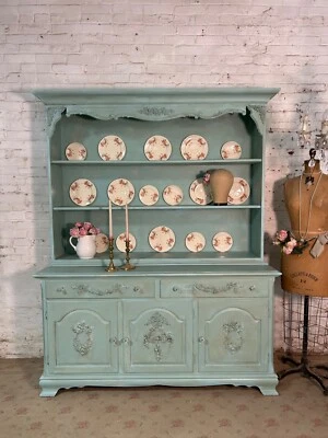 Gabinete de China Shabby Chic pintado de cabaña  Foto 1 de 4