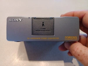 Sony Media Converter DVMC-DA2 Made In Japan Import & DV vers FireWire Câble - Photo 1 sur 8