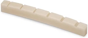 StewMac vorgeschlitzte ungebleichte Knochen Gitarrenmutter, für Fender, 9-1/2" Radius... - Bild 1 von 3