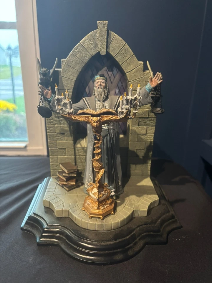 Harry Potter Noble Collection Dumbledore Bookend Extremely Rare (s08) - Image 1 of 4