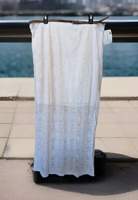 Falda de encaje con cinturón línea A Bobbie Brooks talla 1x en beige Foto 1 de 4