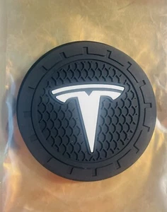 Lot de 2 sous-verres de voiture Tesla. Silicone. Sous-verres pour porte-gobelets Tesla. - Photo 1/2