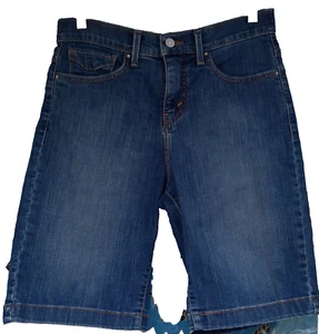 Levi Strauss & Co. women's shorts jeans Perfectly Slimming size 8 flap pockets - Picture 1 of 9
