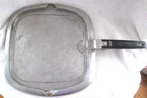 GHC MAGNALITE 10-3/4"/27 cm Square Aluminum Broiler/Griller / Pre-Owned - Picture 1 of 4