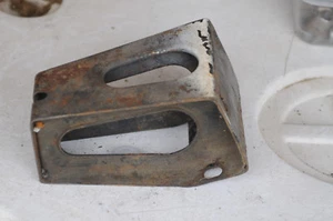 TRIUMPH TR7 FACTORY MOTOR MOUNT BRACKET - Picture 1 of 4