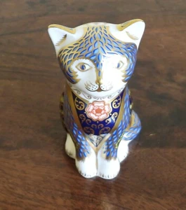 ROYAL CROWN DERBY PAPERWEIGHT FIRESIDE KITTEN Gold Stopper - Picture 1 of 5
