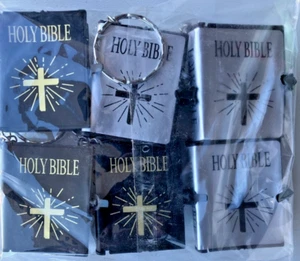 8 Heilige Bibel Schlüsselanhänger Englisch Party Gastgeschenk Geschenke - Bild 1 von 6
