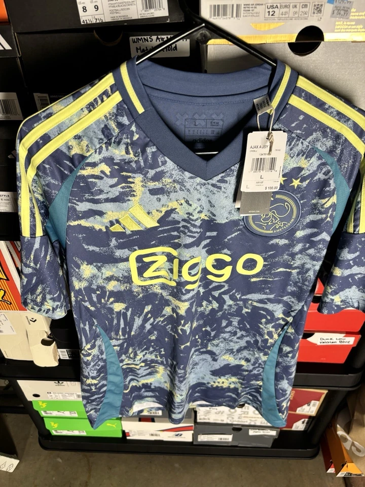 Новая с ценниками мужская футболка ADIDAS Ajax Amsterdam 2024/25 выездные матчи IT6162 большой размер - Изображение 1 из 3