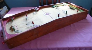 Munro Hockey Game Table Top Hockey with wooden ball return box 1940's - Foto 1 di 9