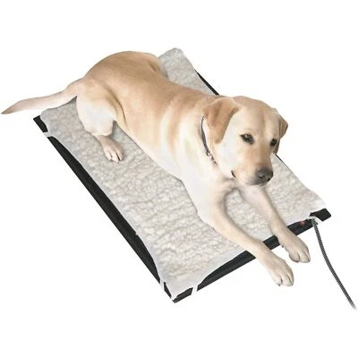 Farm Innovators Plastic 70 Watt Heated Pet Mat with Fleece Cover, 17" x 24" - Image 1 of 4