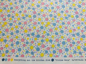 1930s Repro Fabric EVERYTHING BUT THE KITCHEN SINK Floral Darlene Zimmerman FQ - Picture 1 of 3