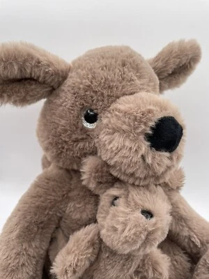 De colección 2001 Canguro Mamá con Bebé Joey en Bolsa 12" Sentado Peluche Aussie Foto 1 de 4