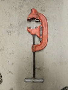 RIDGID NO. 44-S FOUR WHEEL PIPE CUTTER 2" - 4" PIPE USA MISSING (1) CUTTER 44S - Picture 1 of 5