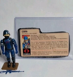 G.I Joe Cobra Enemy Trooper V1.5 1982 con scheda e custodia completa - Foto 1 di 7