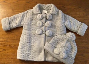 BABY GIRLS GREY THICK KNITTED JACKET AND BOBBLE HAT 3/6, 6/12, 18/24 MONTHS BNWT - Picture 1 of 1