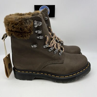 Botas de combate Dr. Martens 1460 Serena cuello imitación piel forradas con cordones para mujer 7 Foto 1 de 4