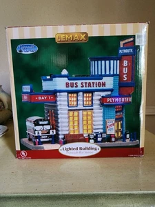 Seltener Lemax Plymouth Busbahnhof beleuchtetes Gebäude 85741 - Bild 1 von 13