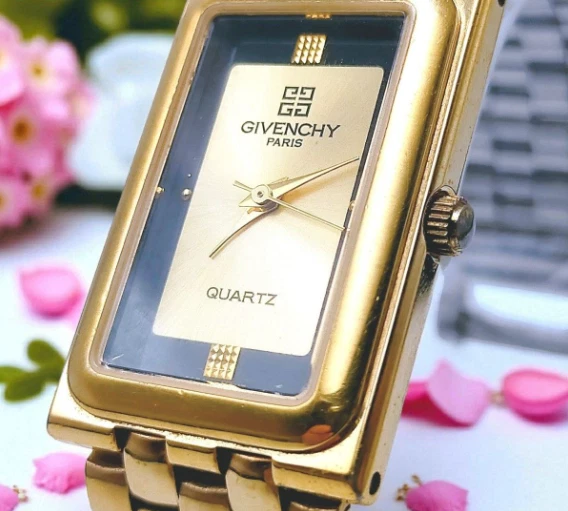 ジバンシイ GIVENCHY ゴールド 12Pダイヤ レディース腕時計 F455 GIVENCHY ゴールド x ネイビー 12Pダイヤ クォーツ 腕時計 GIVENCHY