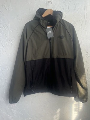 Jaqueta New Balance Wind Breaker Verde Oliva/Preto - Masculina Tamanho Médio - NOVA - Imagem 1 de 4