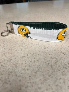 Key Ring Fob - Wristlet Style - Green Bay Packers - Classic Helmet on White - Picture 1 of 1