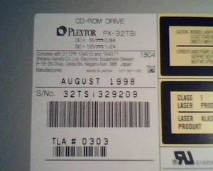 Plextor CD-ROM Drive PX-32TSi Aug1998 0303 SCSI UltraPlex LR92957 E132064 - Picture 1 of 3